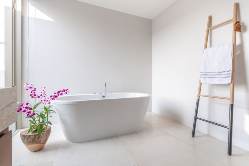 Minimalist Modern Bathtub